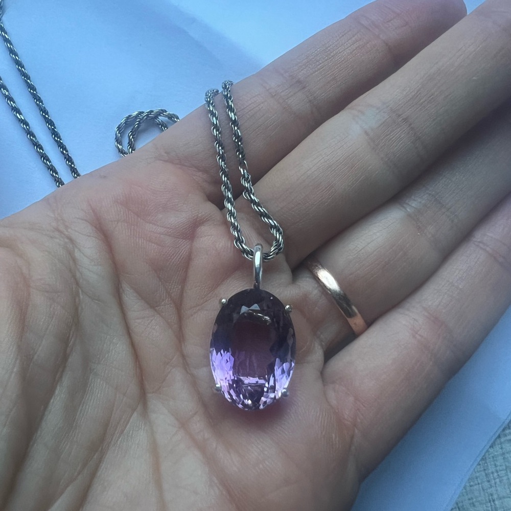 Elegant Silver and Purple Pendant Necklace